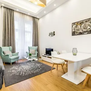 Hello Downtown - Movie Apartment Budapest